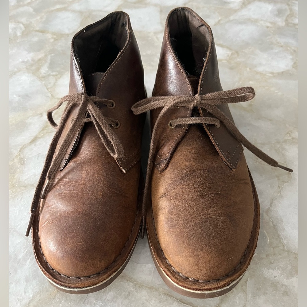 CLARKS Lace-Up Desert Boot in Brown Beeswax Leather